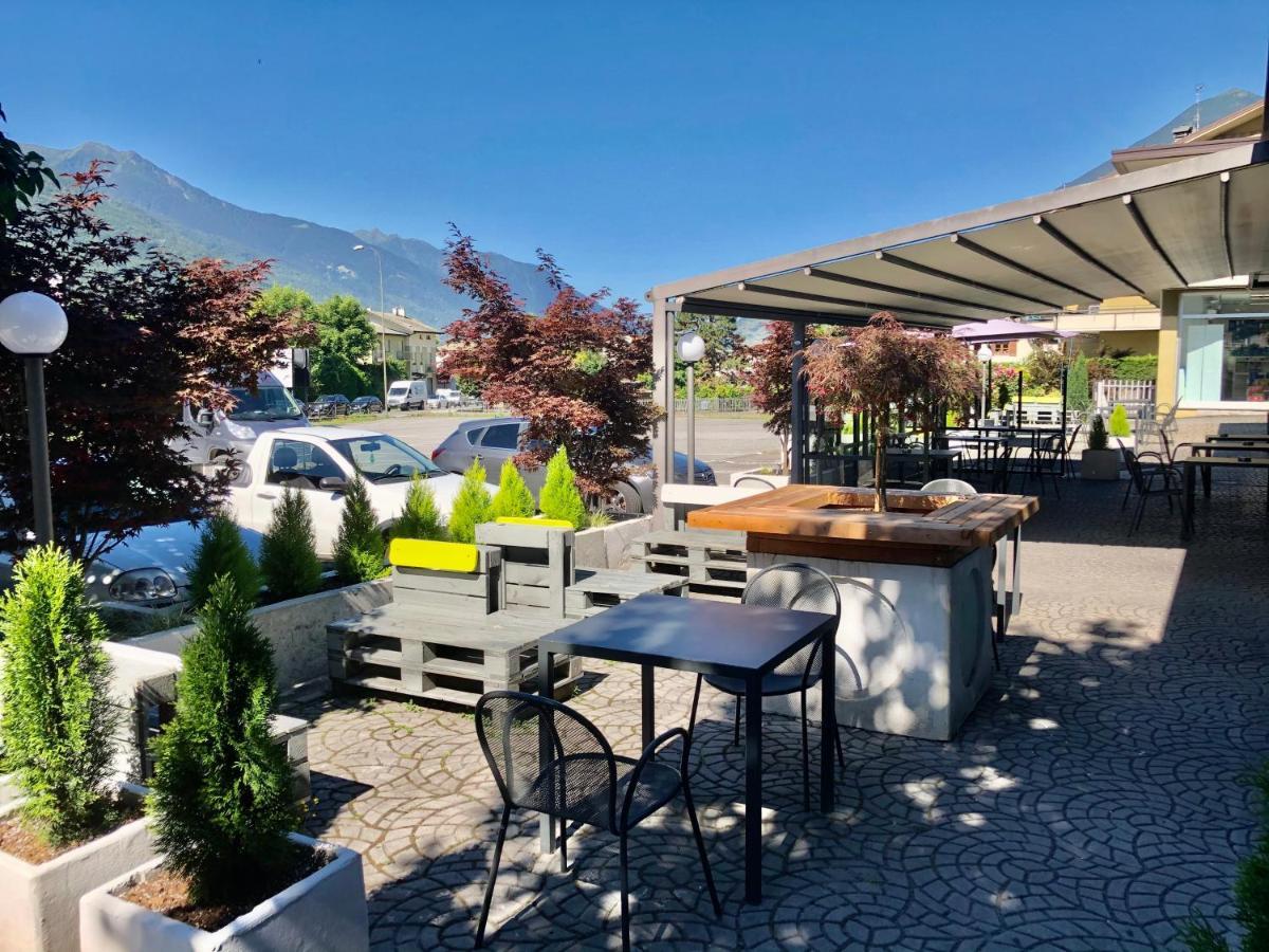 Hotel Del Boschetto Poggiridenti Bagian luar foto