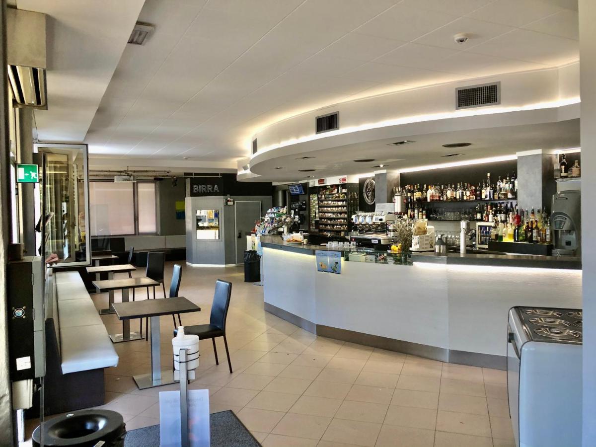 Hotel Del Boschetto Poggiridenti Bagian luar foto