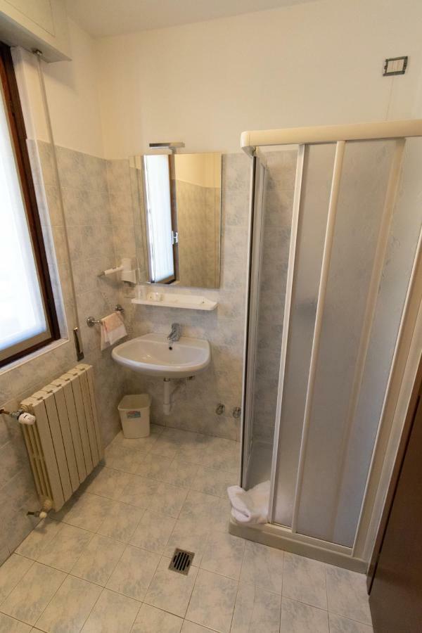 Hotel Del Boschetto Poggiridenti Bagian luar foto