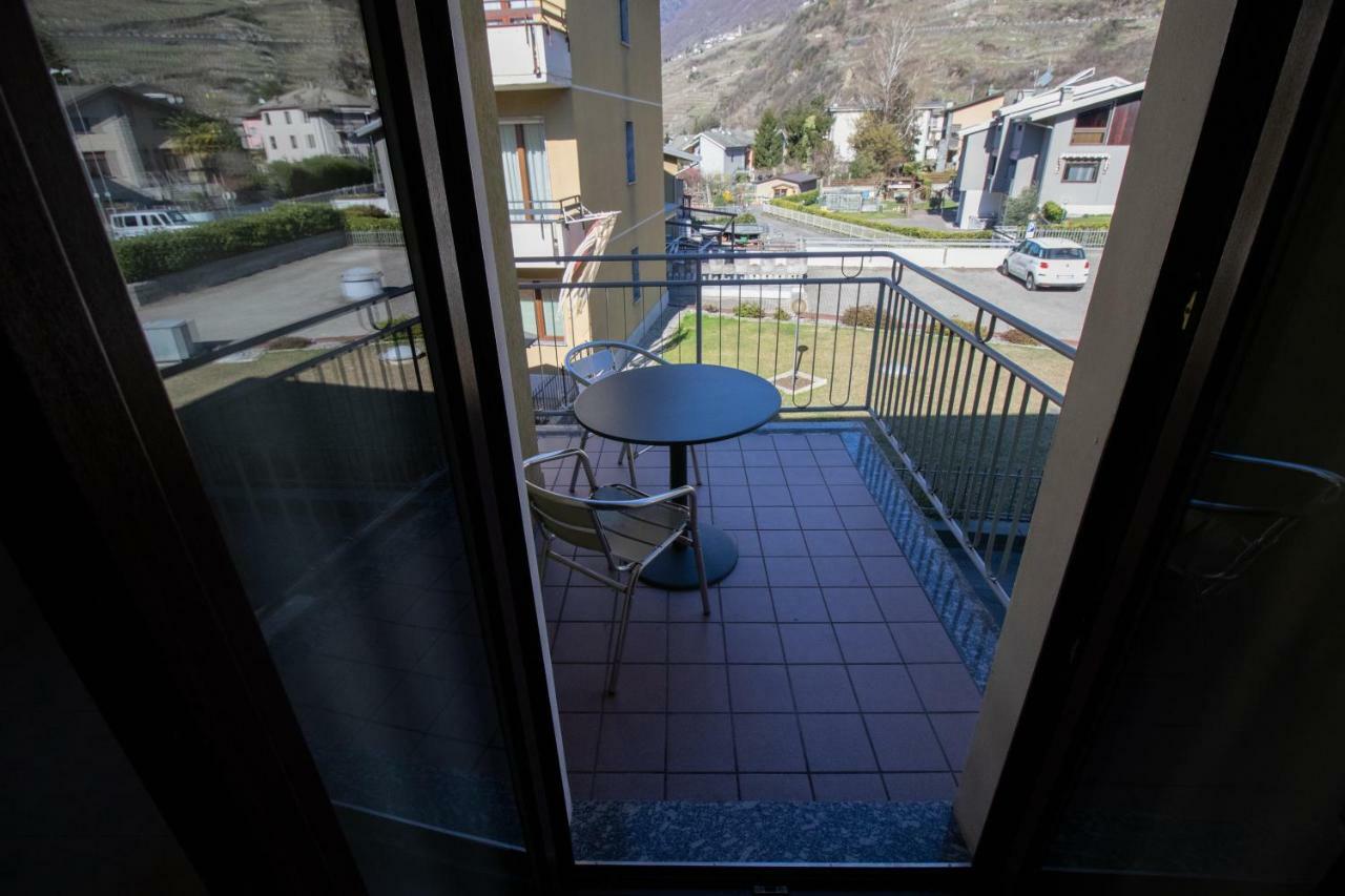 Hotel Del Boschetto Poggiridenti Bagian luar foto