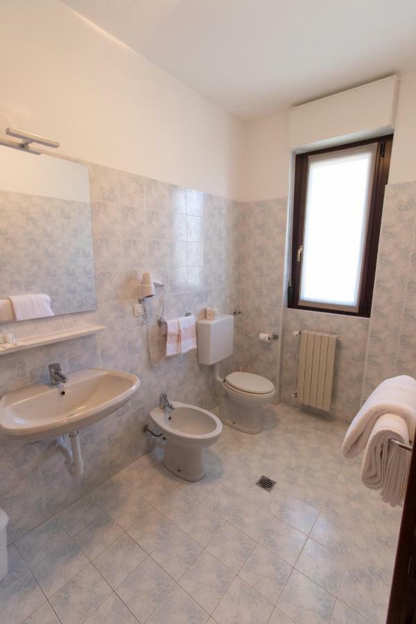 Hotel Del Boschetto Poggiridenti Bagian luar foto