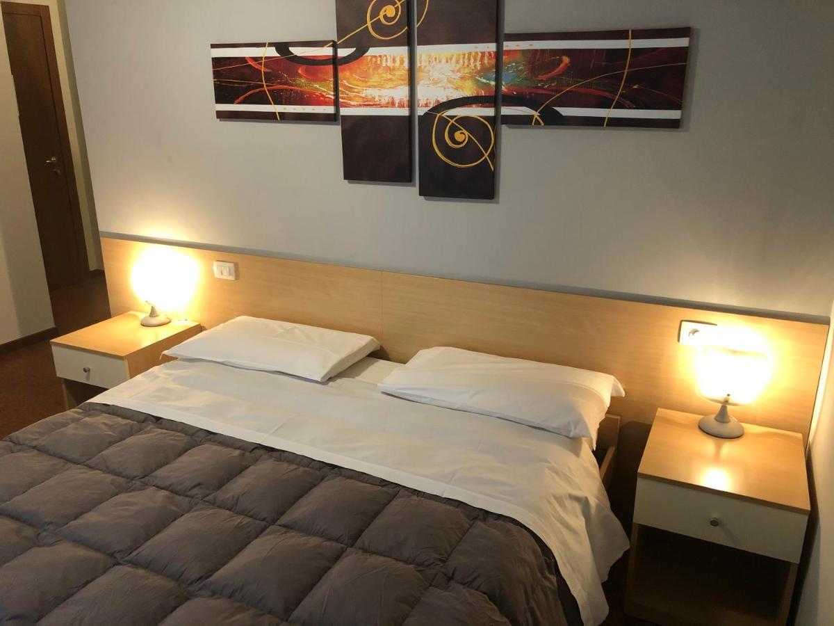 Hotel Del Boschetto Poggiridenti Bagian luar foto